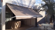 Toldo Pivotante em Tela Solar
