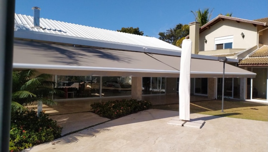 Toldo Pivotante em Tecido Acrílico